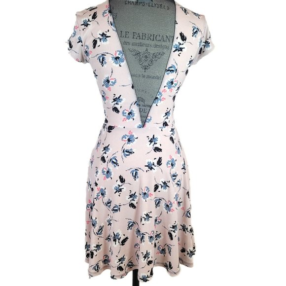 Kimchi Blue Pink Floral V-Neck Dress with Black Mesh - Picture 2 of 9